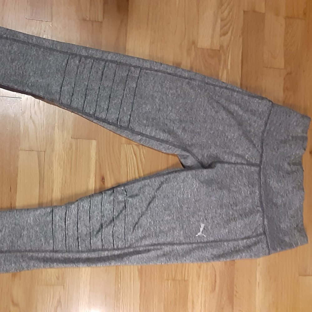 Gray puma leggings